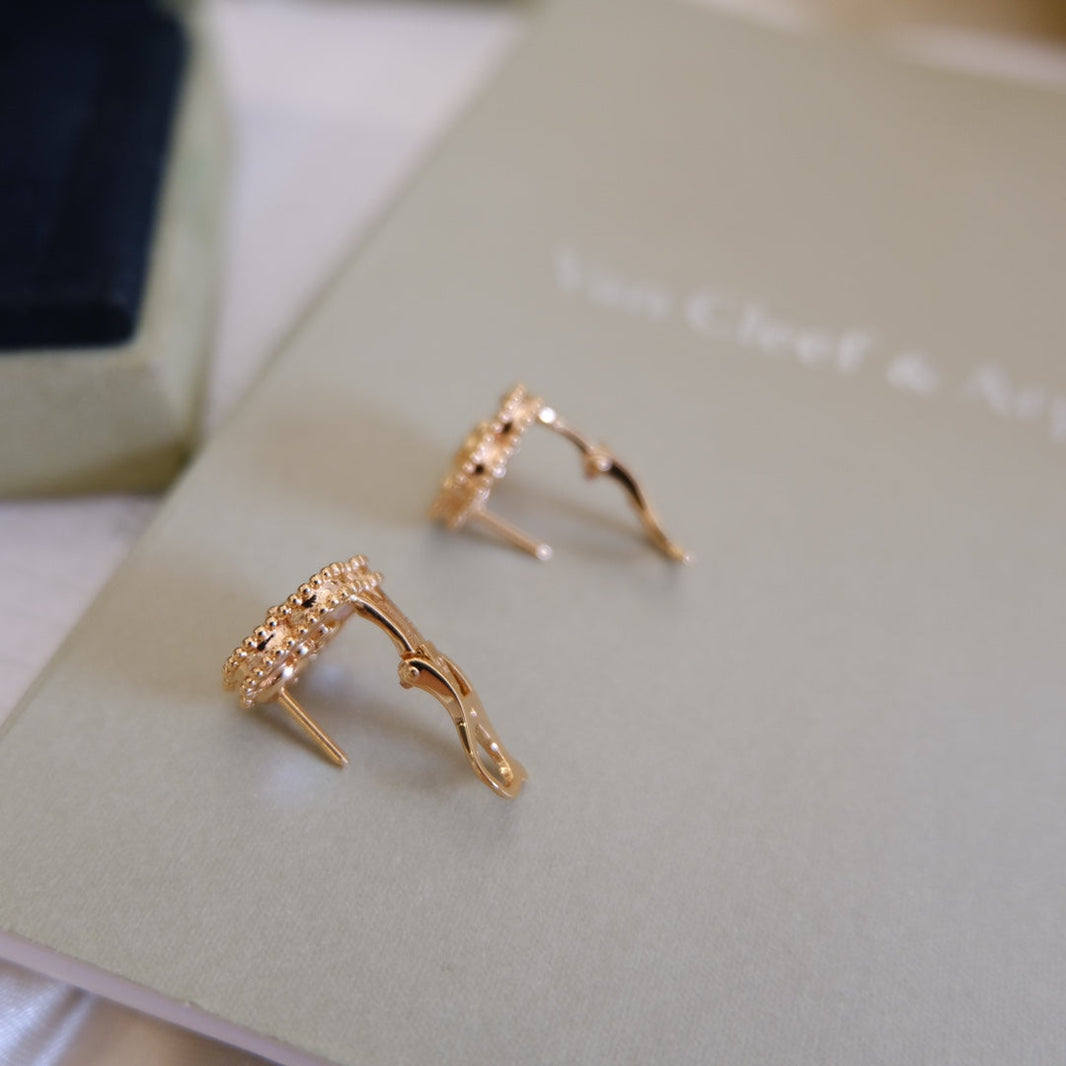[Luna Brilliance]LUCKY PINK GOLD WHITE MOP EARRINGS