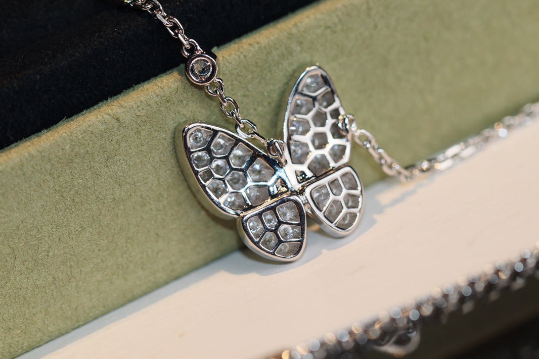 [Luna Brilliance]BUTTERFLY DIAMOND NECKLACE