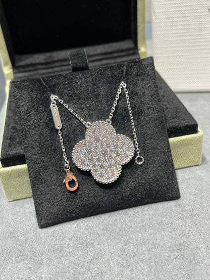 [Luna Brilliance]CLOVER 25MM LARGE PENDANT DIAMOND PAVED SILVER NECKLACE