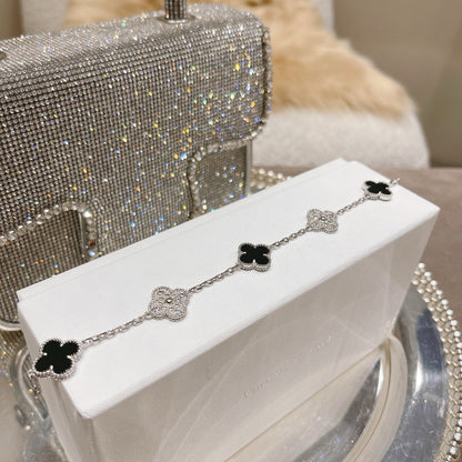 [Luna Brilliance] CLOVER 5 MOTIF ONYXS BRACELET COLLECTION
