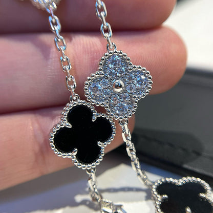 [Luna Brilliance] CLOVER 5 MOTIF ONYXS BRACELET COLLECTION
