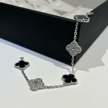 [Luna Brilliance] CLOVER 5 MOTIF ONYXS BRACELET COLLECTION