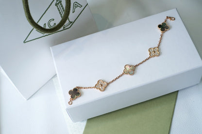 [Luna Brilliance]CLOVER 5 MOTIF GRAY MOP BRACELET COLLECTION