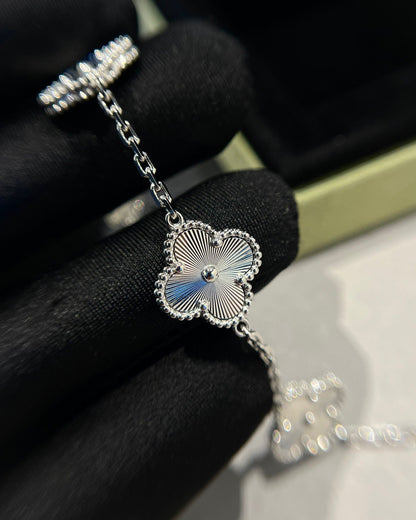 [Luna Brilliance]CLOVER 5 MOTIF LASER BRACELET COLLECTION
